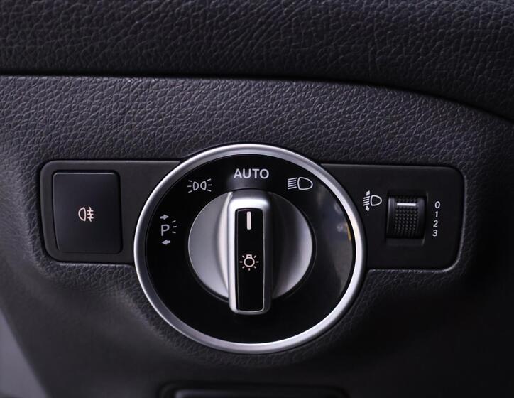 Mercedes-Benz GLA 17
