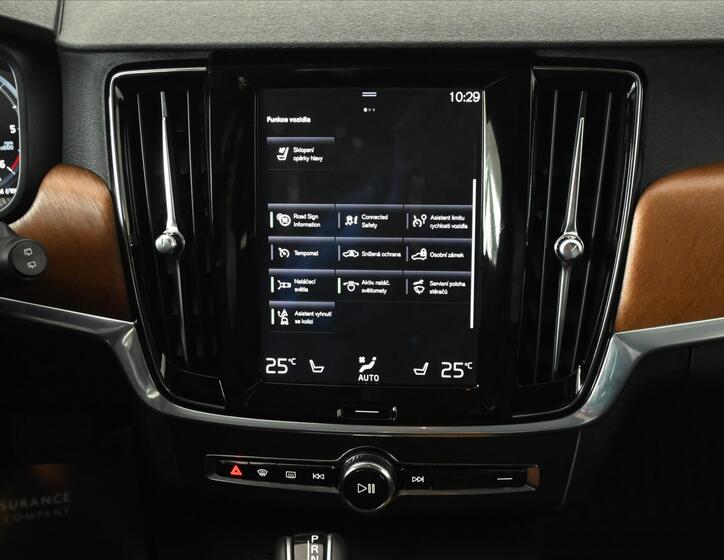 Volvo V90 22