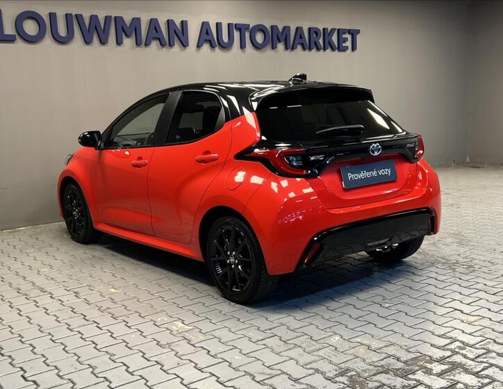 Toyota Yaris 16