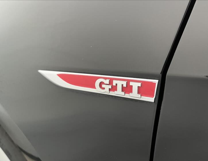 Volkswagen Golf 25
