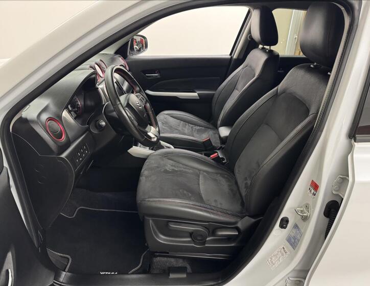 Suzuki Vitara 30