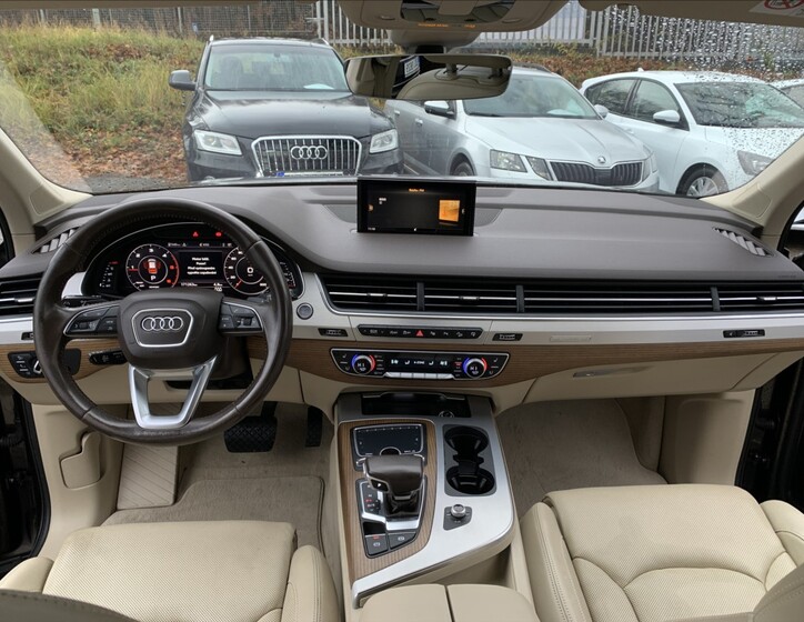 Audi Q7 9