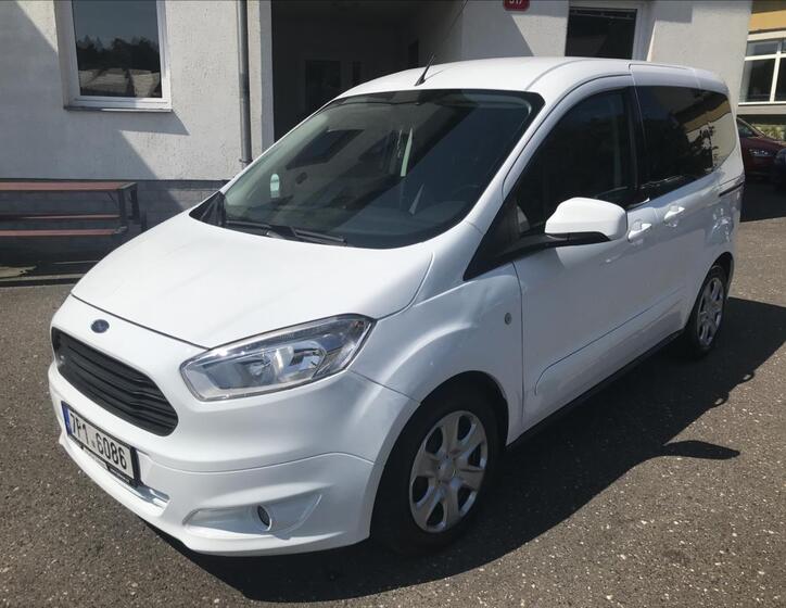 Ford Tourneo Courier 4