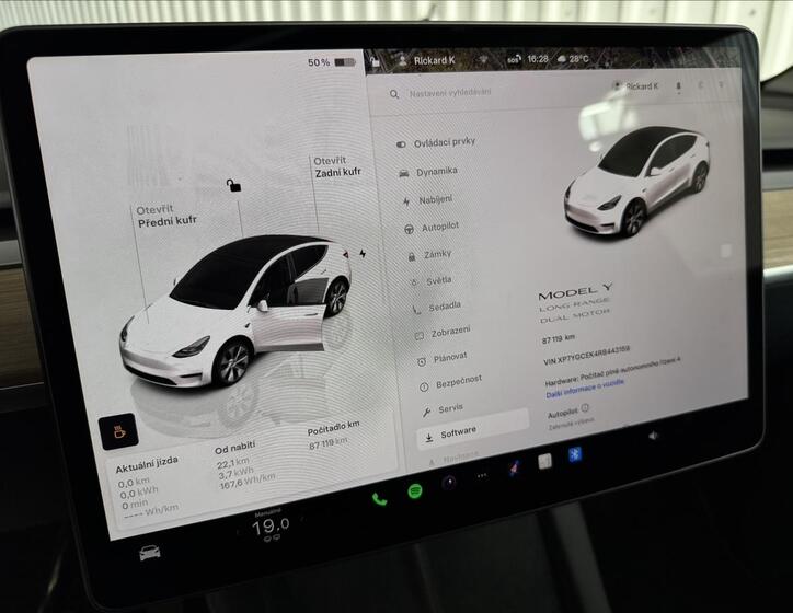 Tesla Model Y 19