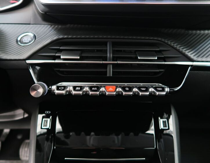 Peugeot 208 17