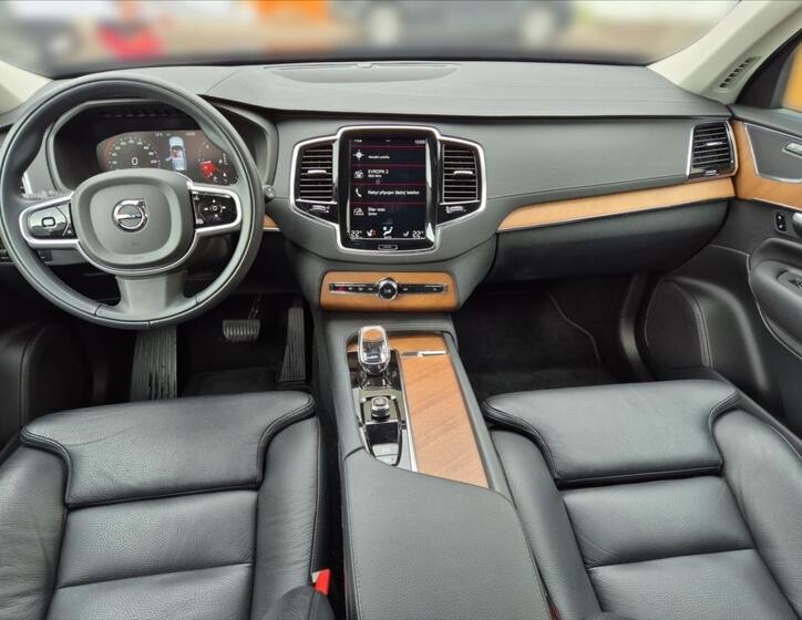Volvo XC90 9