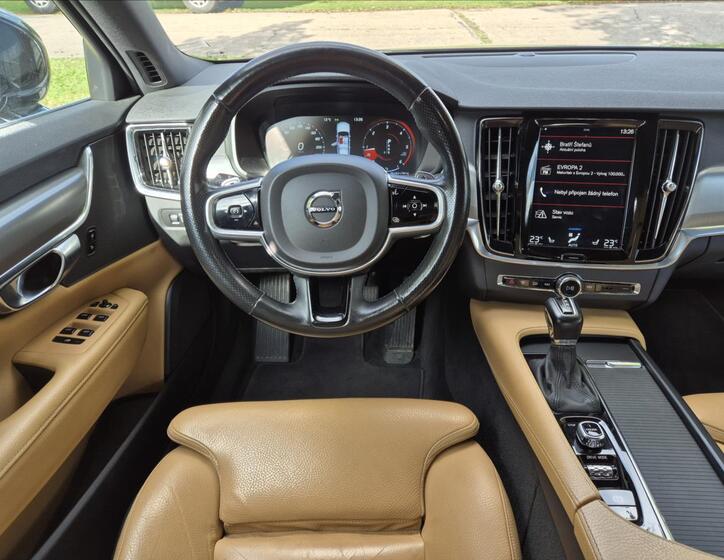 Volvo S90 10