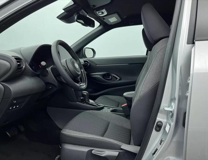 Toyota Yaris Cross 10