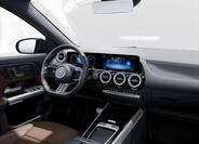 Mercedes-Benz GLA 9