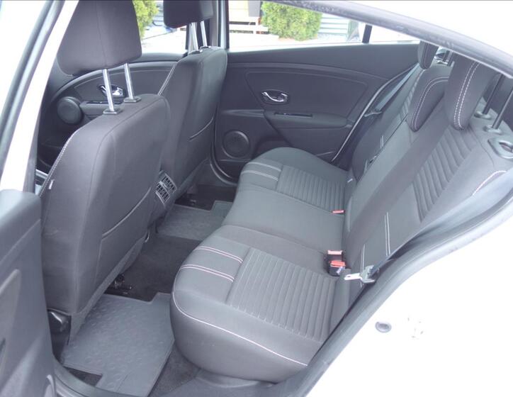 Renault Fluence 14