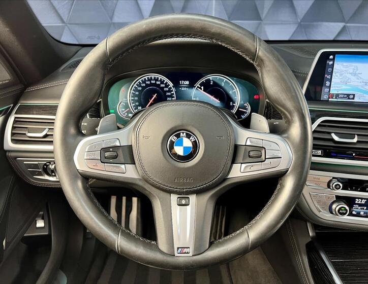 BMW Řada 7 13