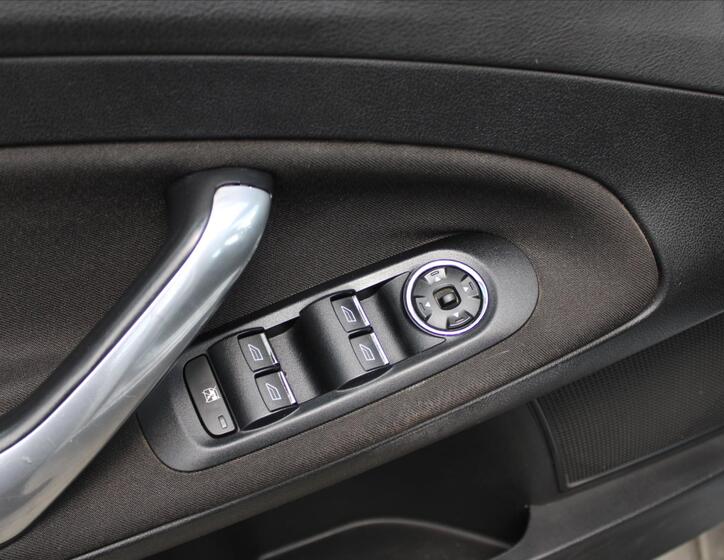Ford Mondeo 17