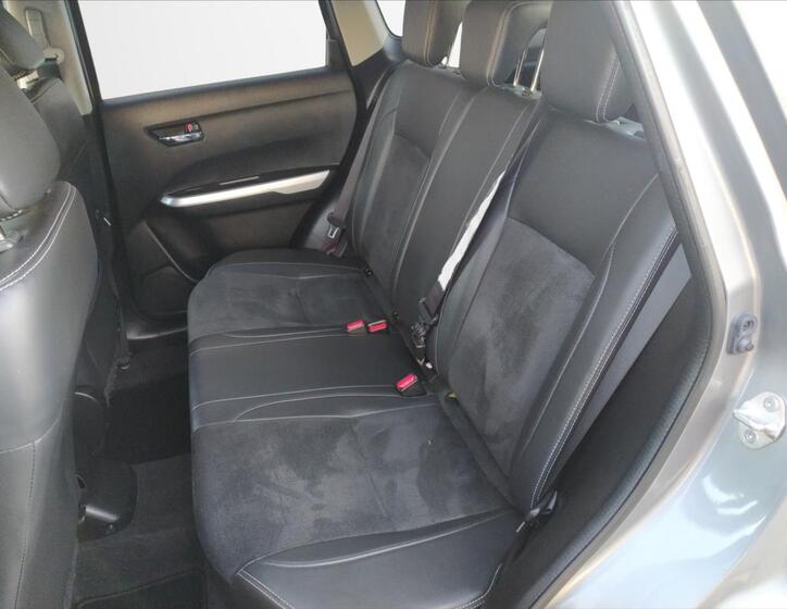 Suzuki Vitara 12