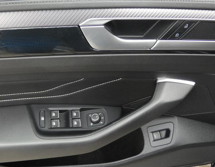 Volkswagen Arteon 9