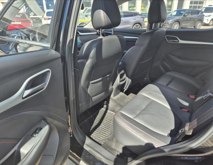 MG ZS 15