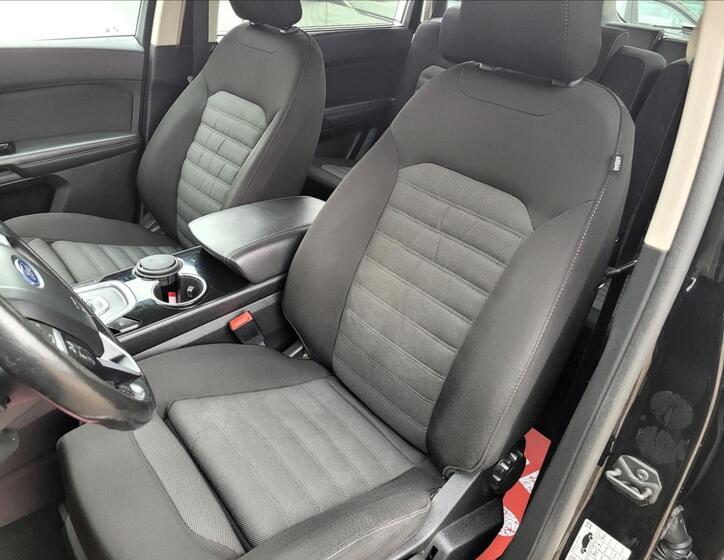 Ford Galaxy 8