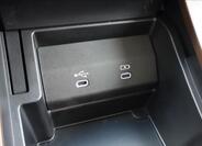 Lexus LM 350h 28