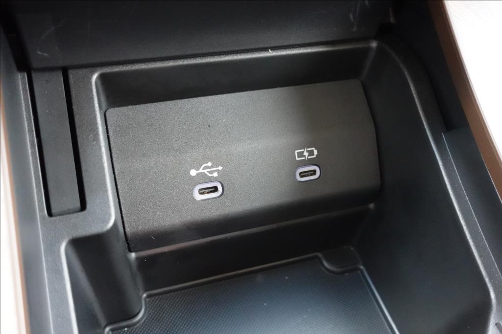 Lexus LM 350h