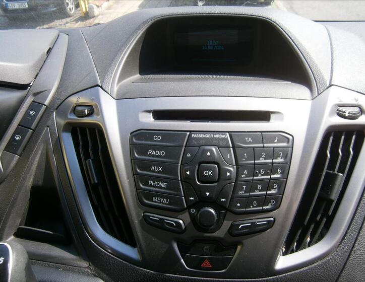 Ford Tourneo Custom 16