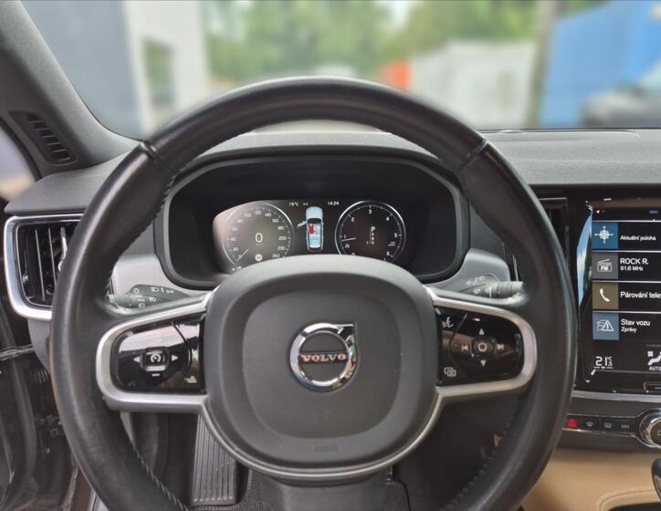 Volvo V90 8