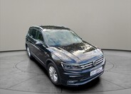 Volkswagen Tiguan 8