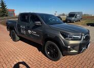 Toyota Hilux 2