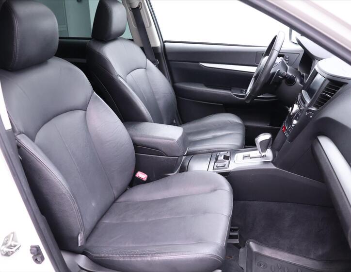 Subaru Outback 12