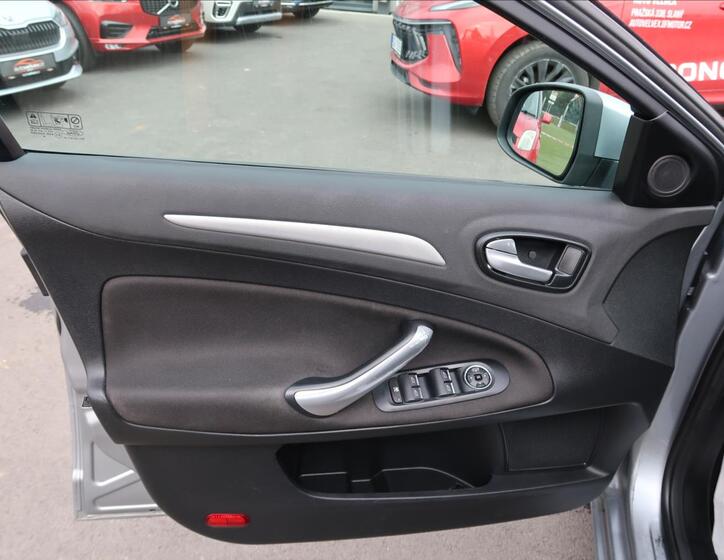 Ford Mondeo 19