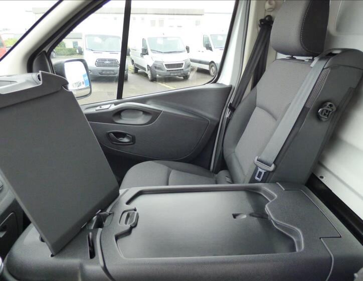 Renault Trafic 23