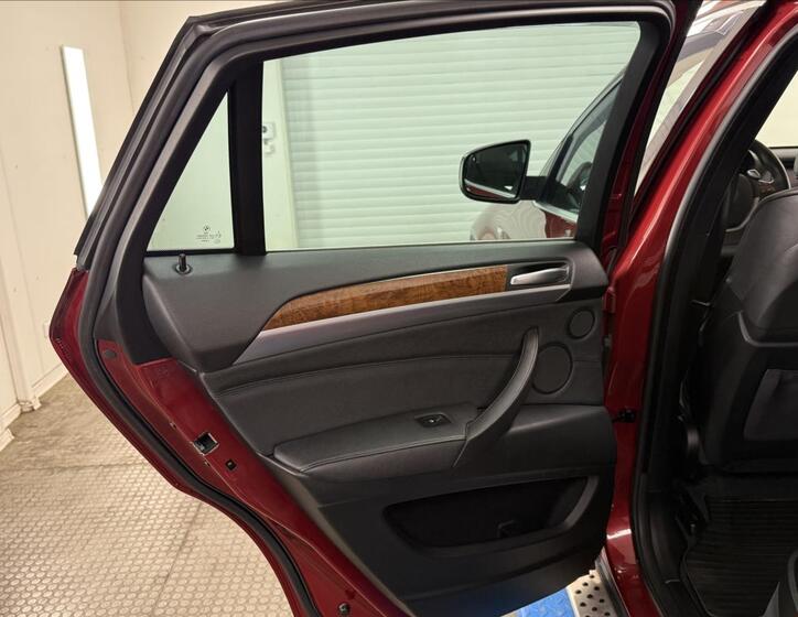 BMW X6 31