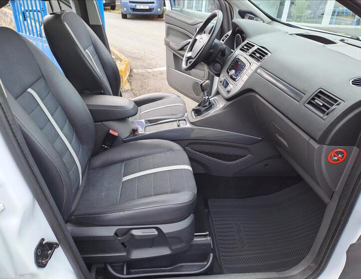 Ford Kuga 8