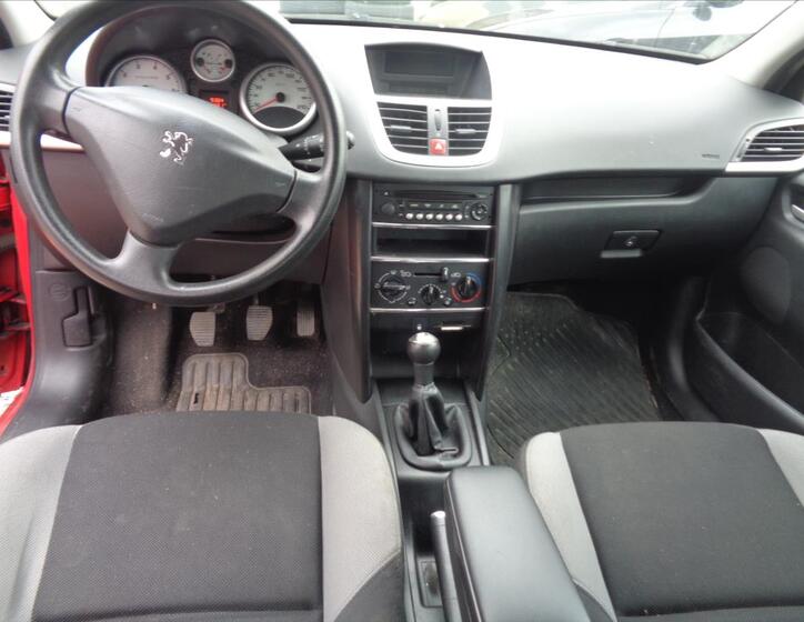 Peugeot 207 10