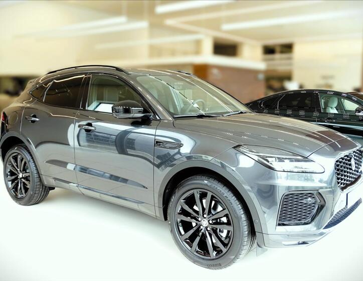 Jaguar E-Pace 5