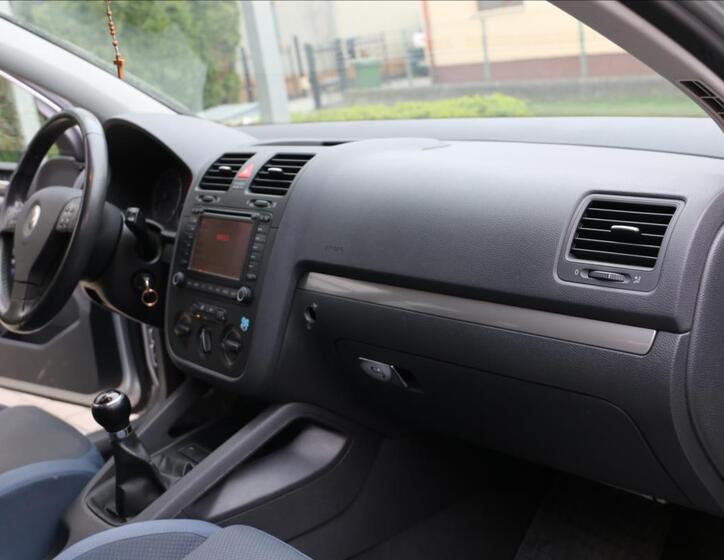 Volkswagen Golf 25