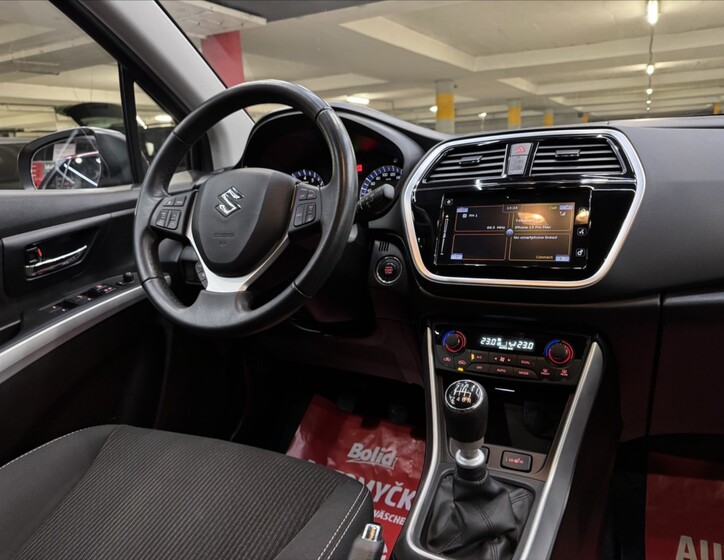 Suzuki SX4 S-Cross 24