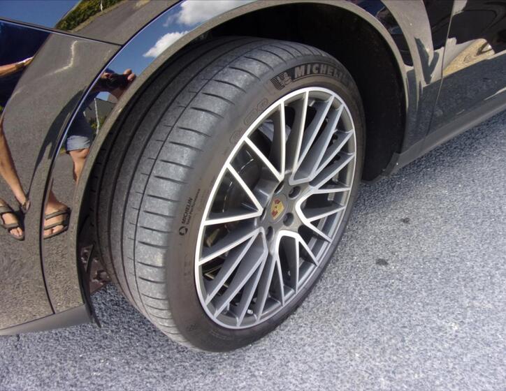 Porsche Cayenne 31