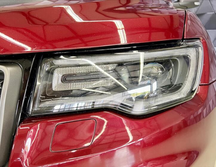 Jeep Grand Cherokee 8