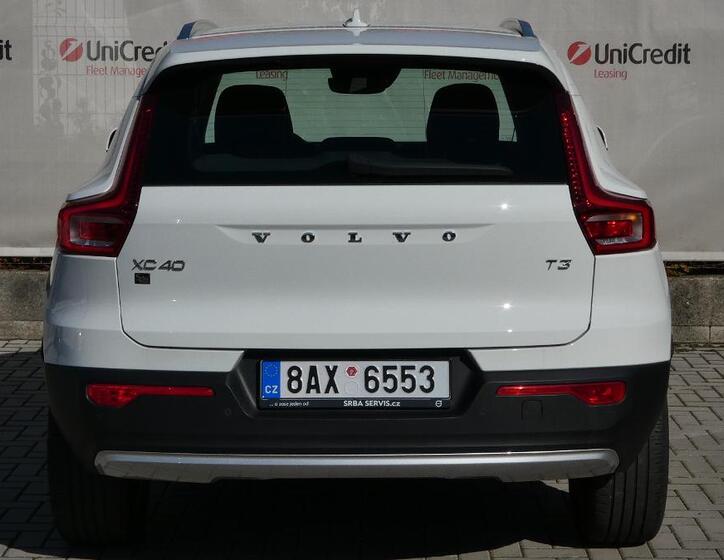 Volvo XC40 4