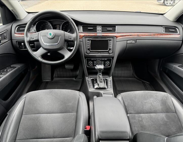 Škoda Superb 9