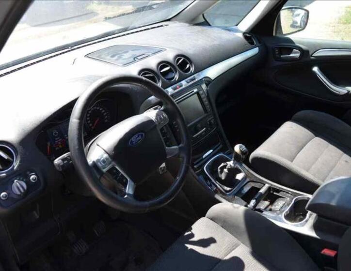 Ford Galaxy 10