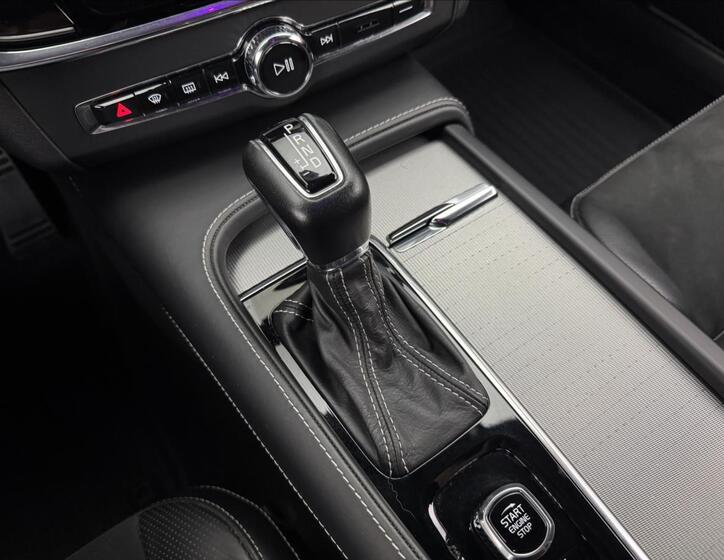 Volvo V90 24
