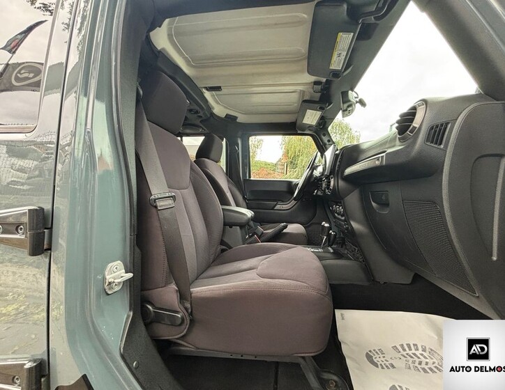 Jeep Wrangler 32