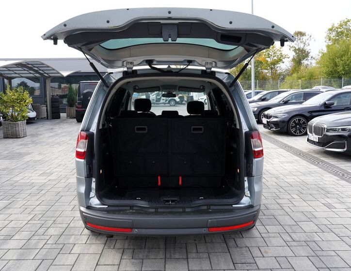 Ford Galaxy 11