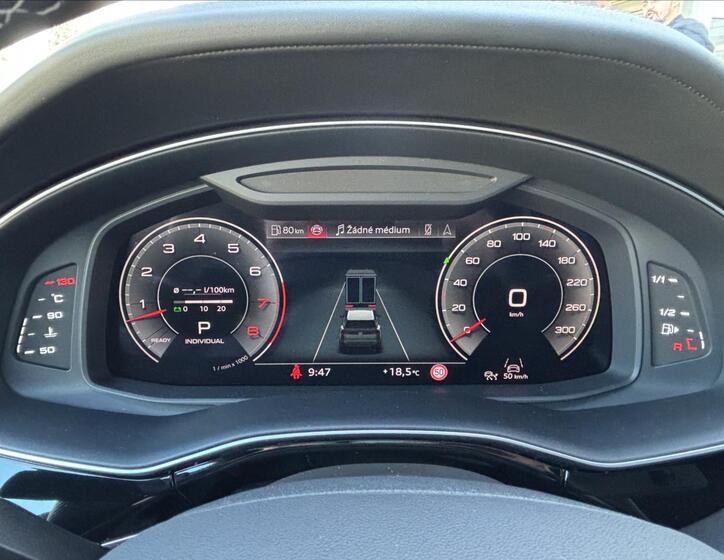 Audi Q8 36