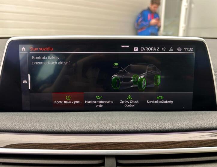 BMW Řada 7 29