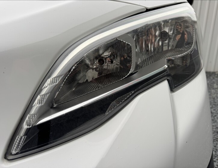 Peugeot Expert 9
