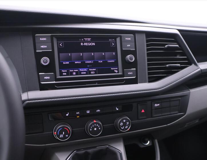Volkswagen Transporter 18