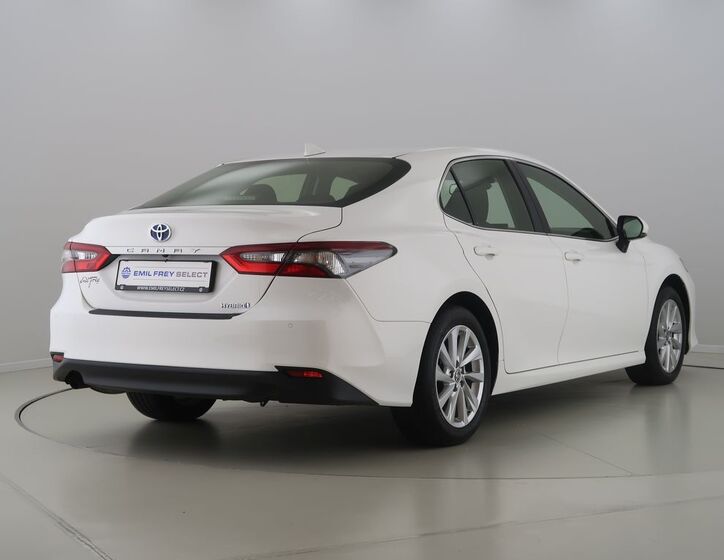 Toyota Camry 5