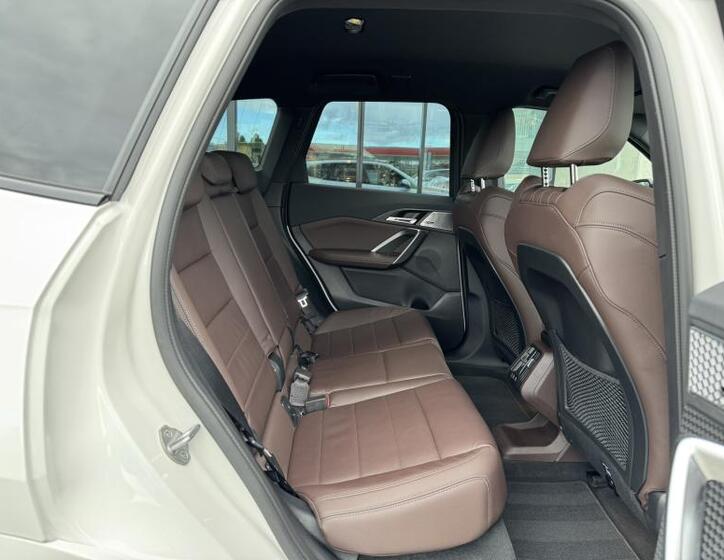 BMW iX1 22
