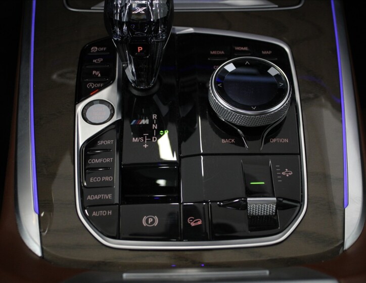 BMW X7 23
